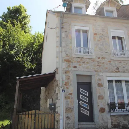 Maison La Bourboule, 6 Pieces, 8 Personnes - Fr-1-608-230 2*